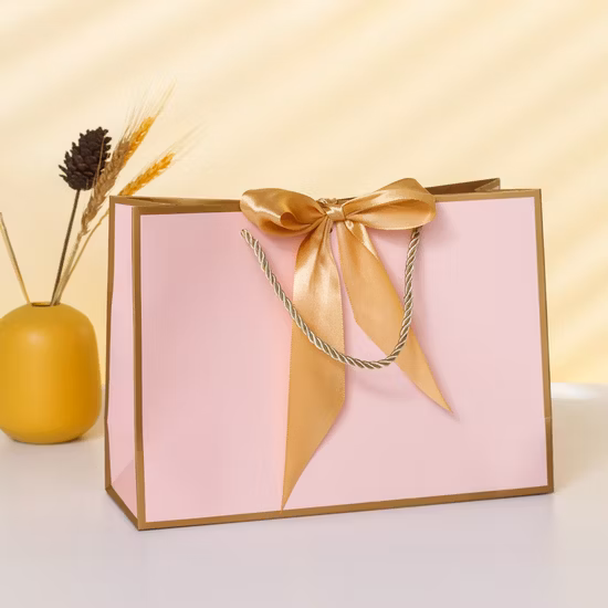 Custom Luxury Gift Packaging Bag Cosmetic Kraft Paper Bag with Handle